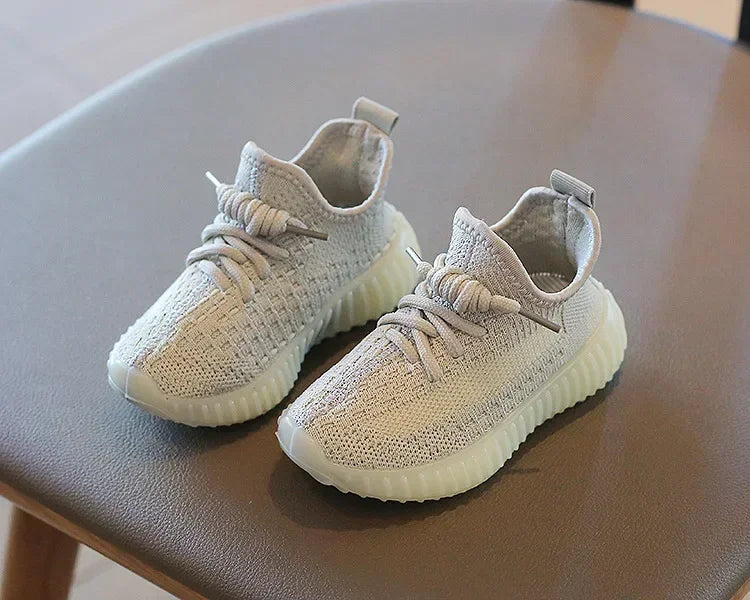 New Kids Fashion Sneakers Children's Sneakers Casual Shoes Breathable Soft Bottom Kids Boys Girls Students Running Tennis Shoes